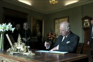 Rei Carlos III vai ser hospitalizado na próxima semana para tratamento à próstata