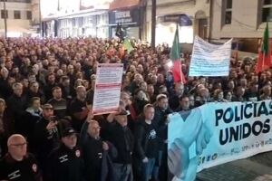 Cerca de 10 mil elementos das forças de segurança participam em manifestação no Porto