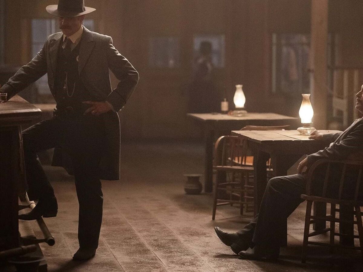 Seis séries para ver e viajar no tempo, enquanto espera por "Shogun"