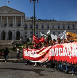 Fenprof diz que número de colocados não responde às necessidades permanentes das escolas