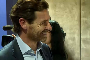 Sede de campanha de André Villas-Boas vandalizada