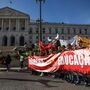 Centenas de professores em protesto no 'último grito' antes das eleições