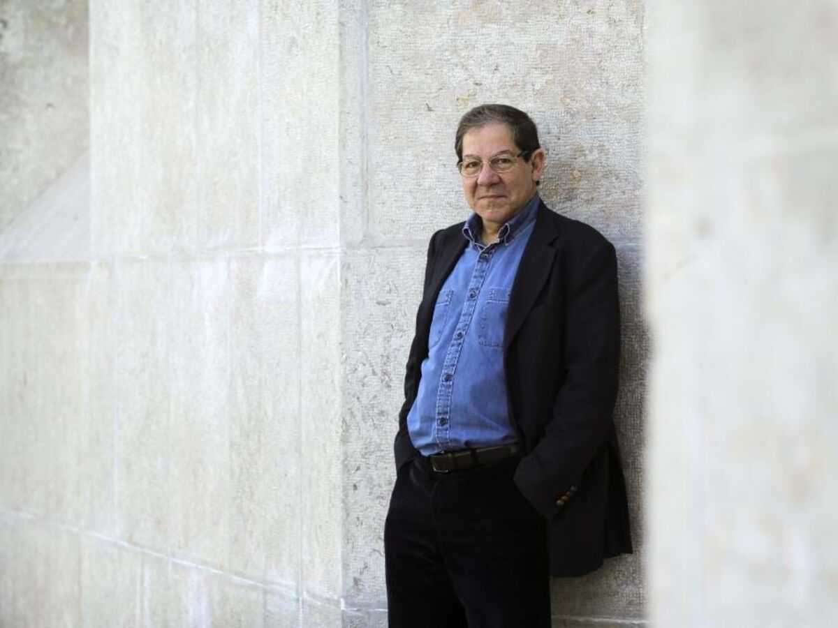 Nuno Júdice, o poeta do Algarve apaixonado por Paris