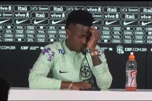 Vinícius Júnior lavado em lágrimas ao recordar casos de racismo: «Só queria jogar futebol...»