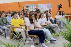 Imigrantes, agricultura e guerras: Eurodeputados explicam a posição da UE em temas que preocupam os estudantes