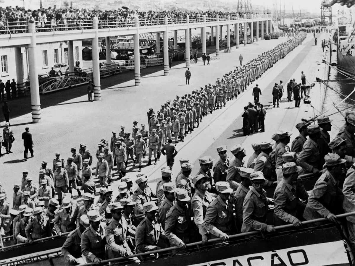 Como se vivia o dia-a-dia na véspera da democracia