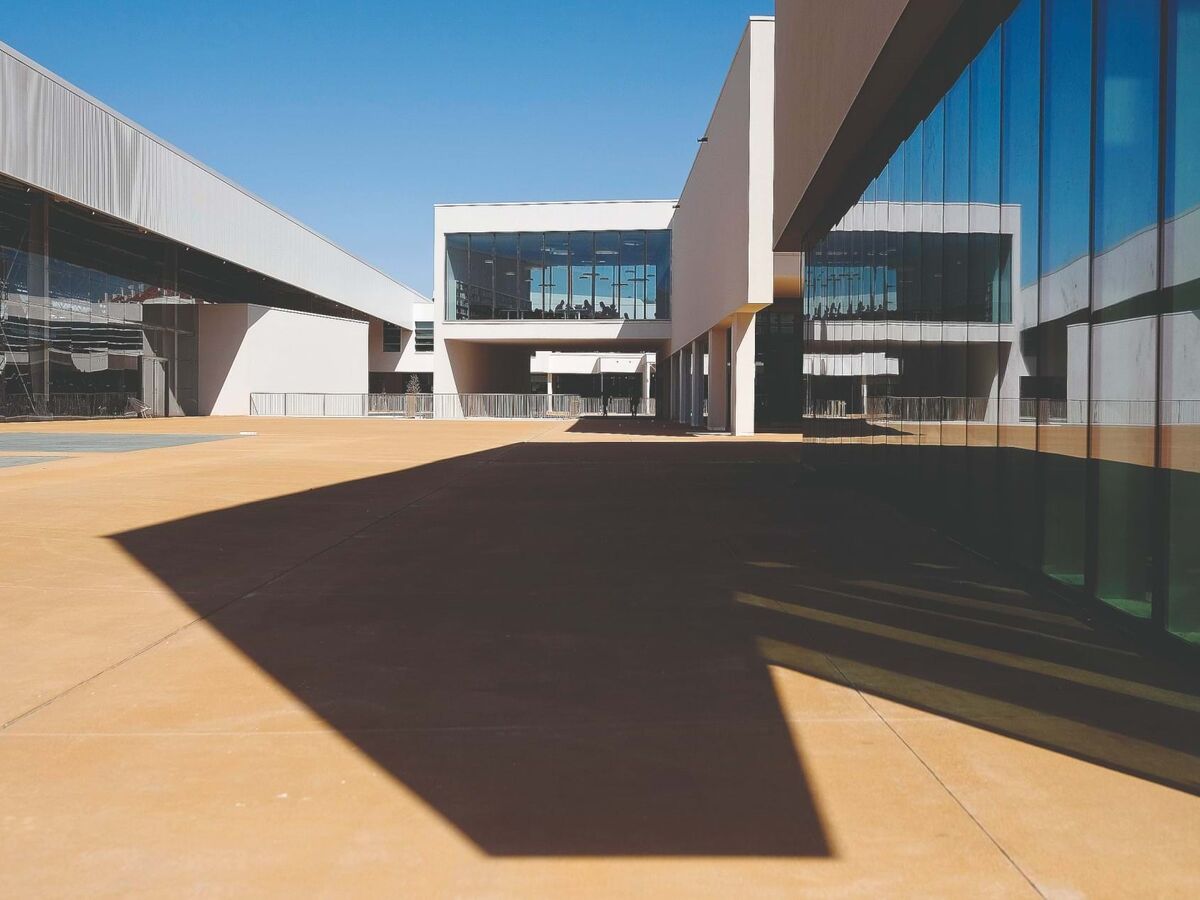 NovaSBE estuda via jurídica para cortar as amarras