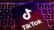 <![CDATA[ TikTok volta a funcionar nos EUA, mas Trump quer plataforma com controlo americano ]]>