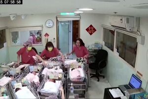 Enfermeiras protegem recém-nascidos durante sismo em Taiwan