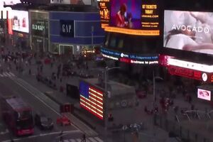 Timelapse mostra eclipse total a deixar Times Square às escuras