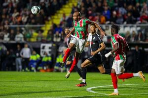 Farense vence Estrela da Amadora 