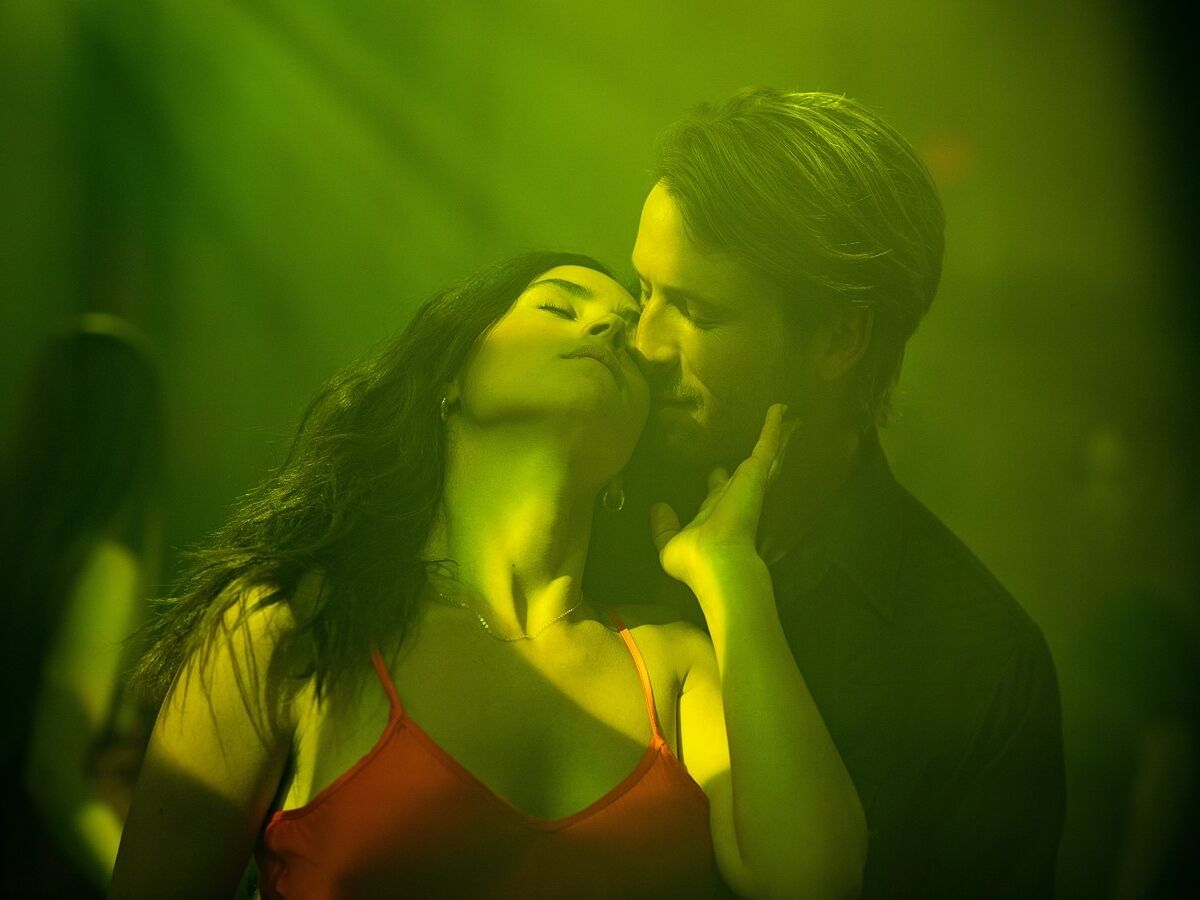 Falsos assassinos, racismo e uma noite num bar: 3 filmes novos para ver nos cinemas