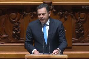 Montenegro rejeita "mar de rosas" nas contas públicas