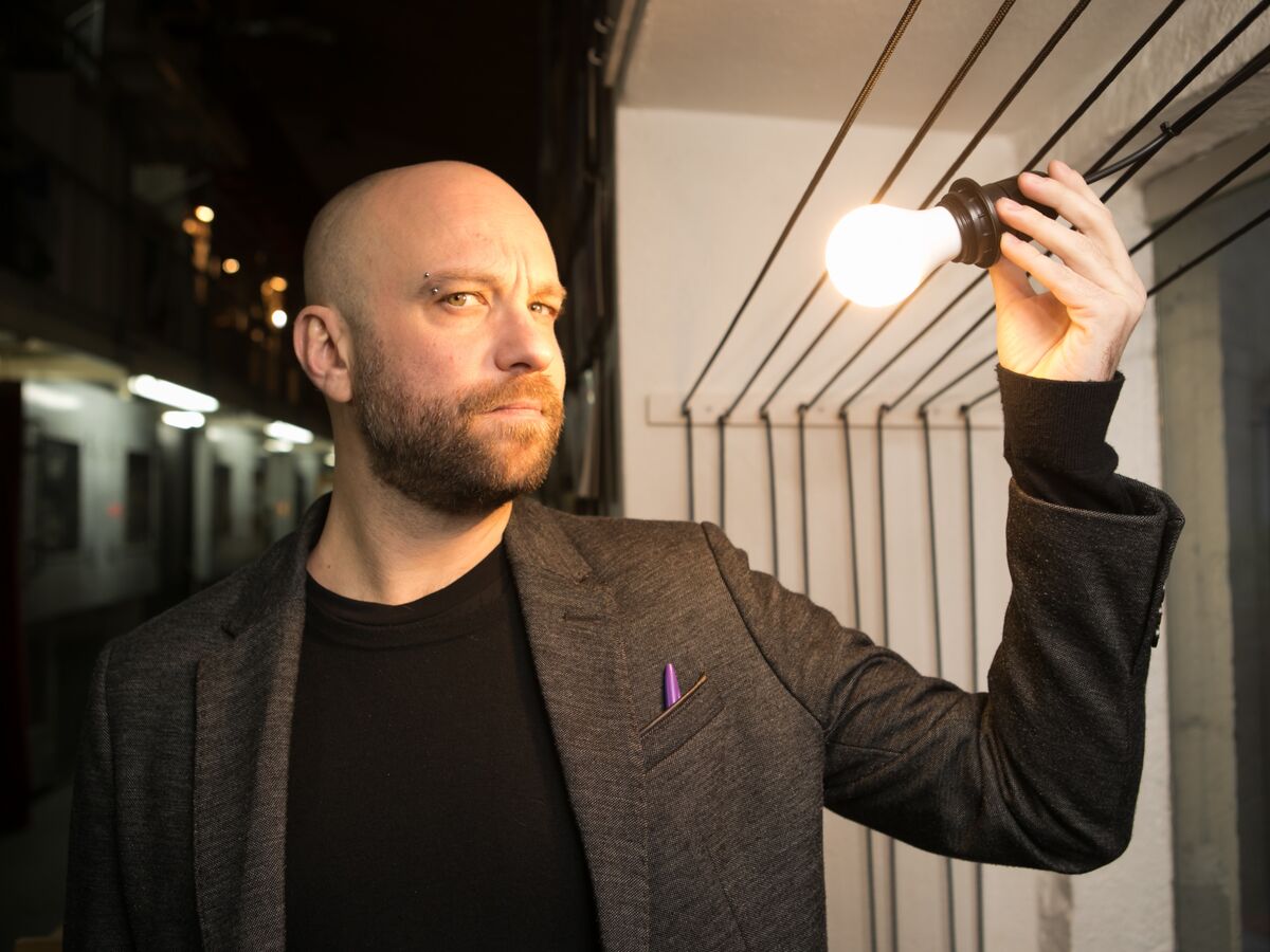 Hugo van der Ding entre os óvnis, os livros e a religião