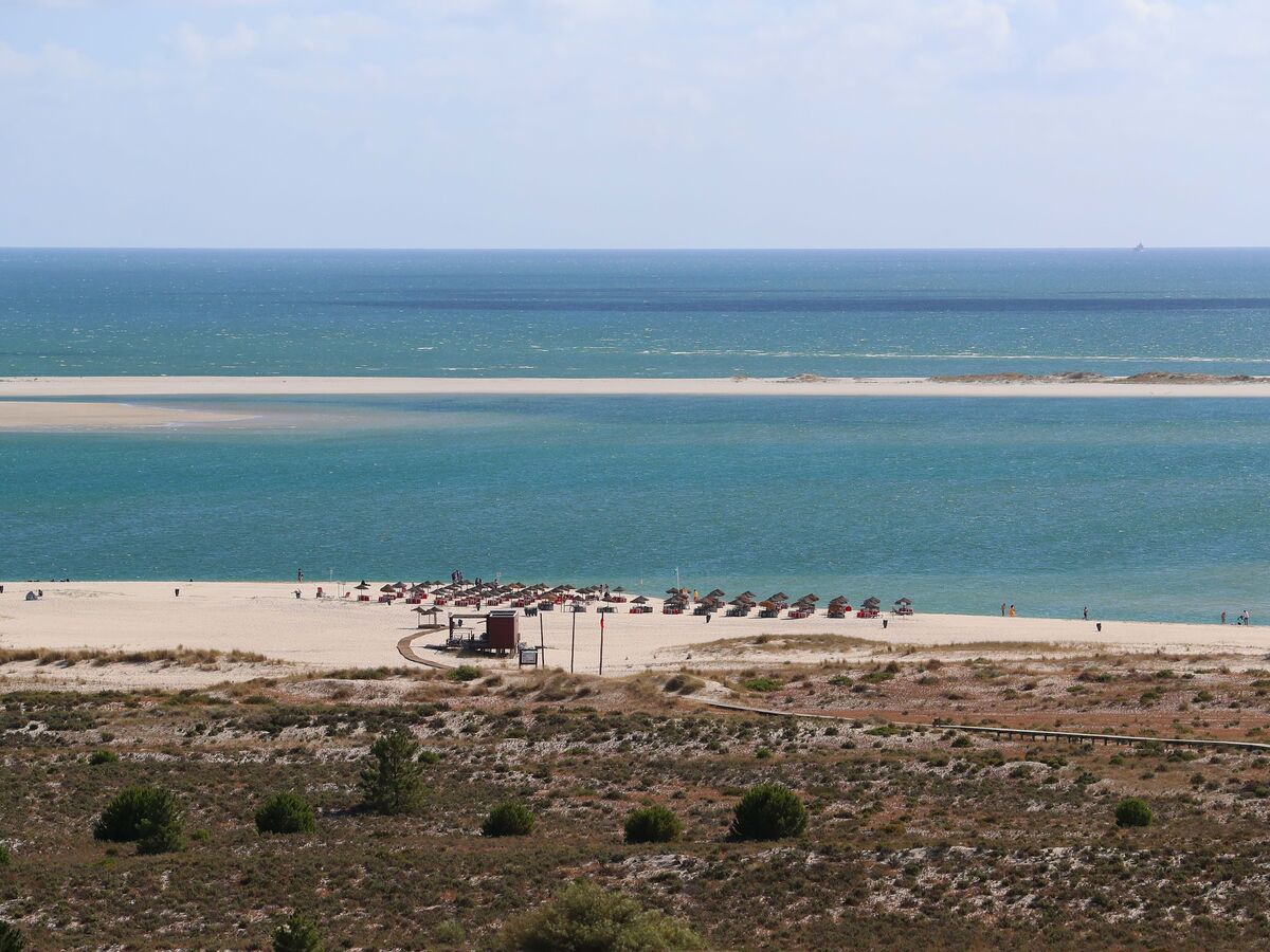 Praias paradisíacas, alojamentos pitorescos: um guia de Troia
