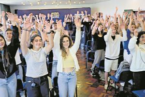 Estudantes preocupados com os desafios impostos aos madeirenses por viverem numa ilha