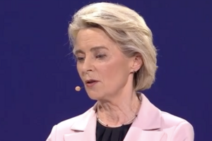 "Estou pronta a construir uma maioria para uma Europa forte", diz Ursula von der Leyen