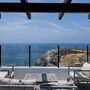 Em Porto Covo, um hostel com vista para o mar e petiscos memoráveis