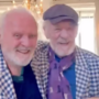 Anthony Hopkins dança com amigo Ian McKellen em vídeo após queda 