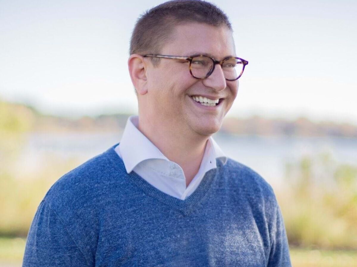 Phil Elwood: O assessor de tiranos e ditadores