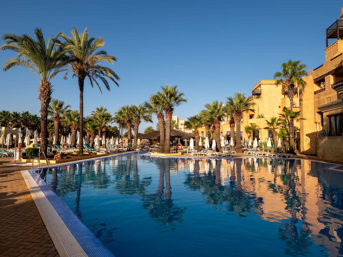 Um saltinho a Espanha: um hotel que é uma pequena cidade