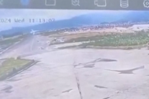 Vídeo mostra momento em que avião se despenha no Nepal 