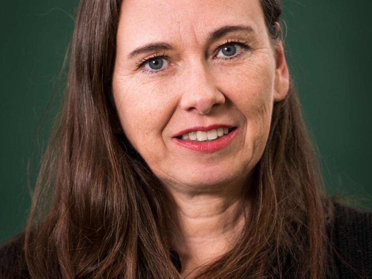 Quem é a rainha islandesa do thriller?