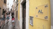 <![CDATA[ Airbnb considera que alterações às regras de alojamento local em Lisboa prejudicam famílias ]]>