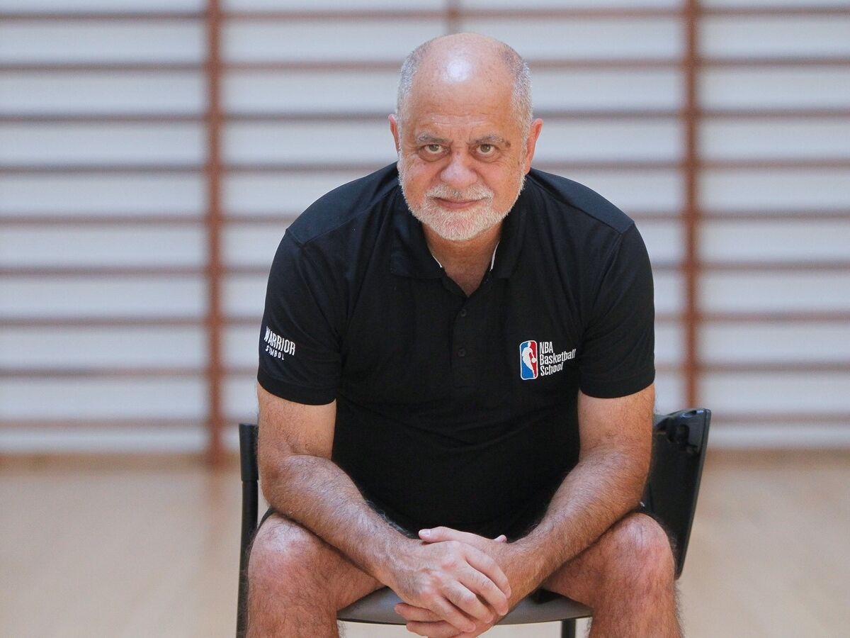 Carlos Barroca: “Coloquei 50 milhões de miúdos a jogar basquetebol na Ásia”