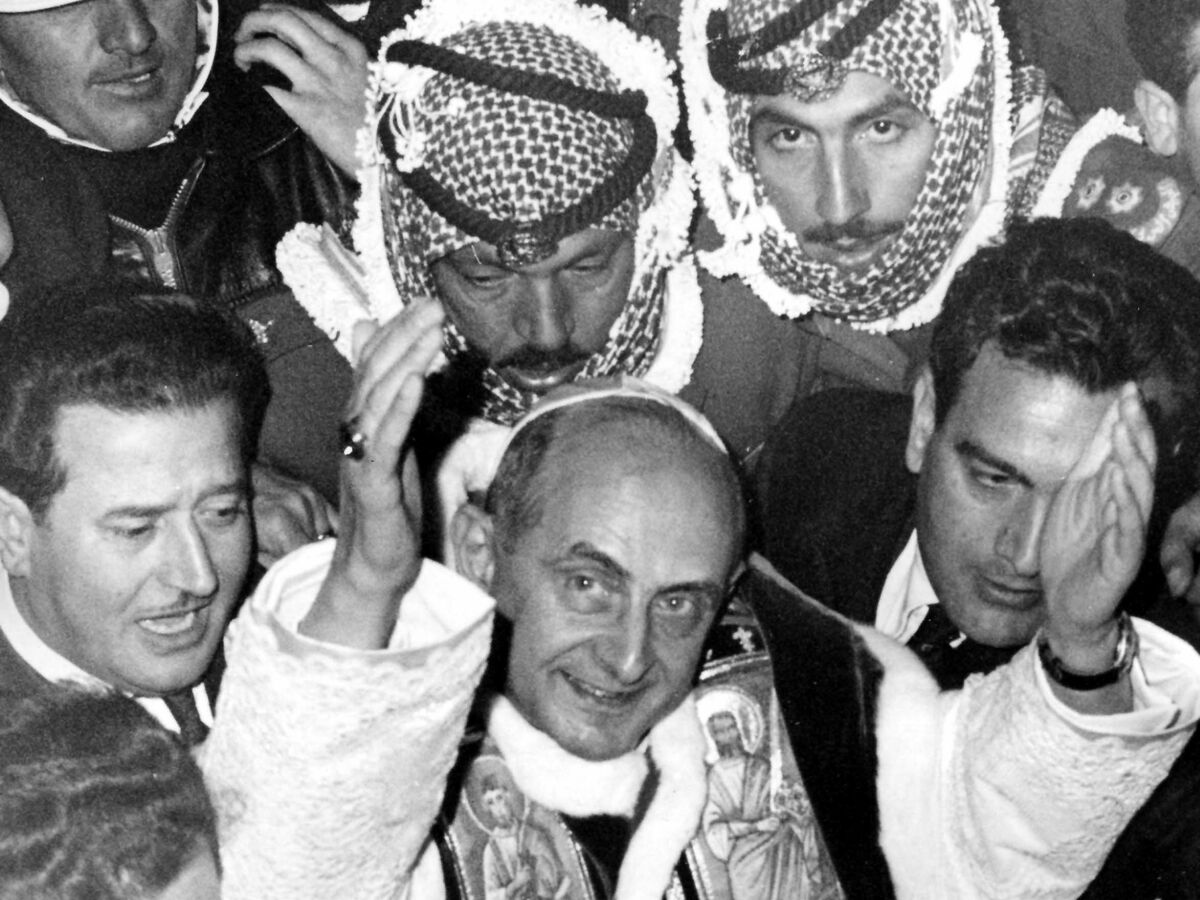 Aventuras e polémicas das viagens papais