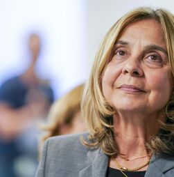 Documentos e familiares de grávida que morreu no Amadora-Sintra desmentem ministra da Saúde 