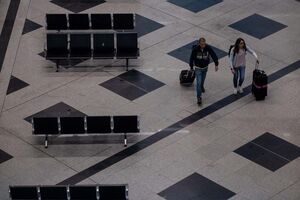 Passageiros nos aeroportos nacionais sobem 2,6% em julho para 7,2 milhões