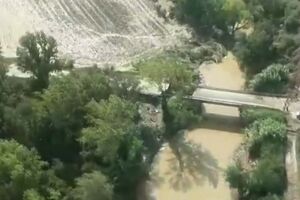 Bebé de 5 meses e avó desparecidas após chuvas torrenciais inundarem região italiana da Toscana 