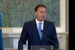 Luís Montenegro anuncia 500 milhões de euros de fundos europeus para cobrir prejuízos dos incêndios 