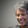 Bon Jovi impede mulher de se atirar de uma ponte 
