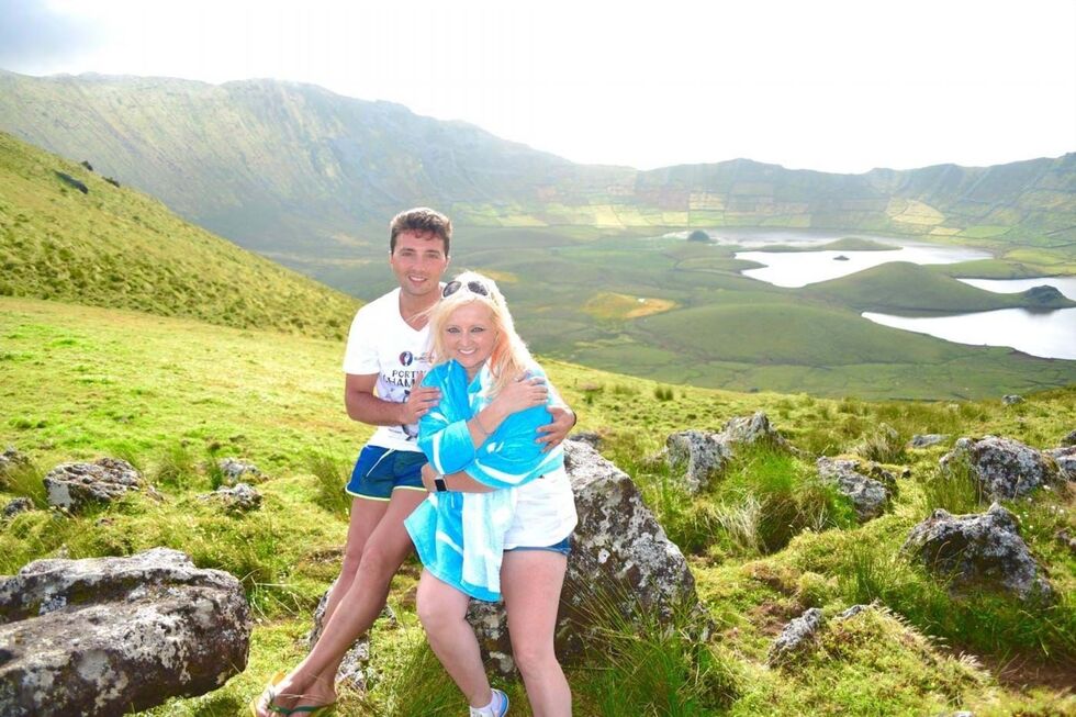 A cantora Ágata com o filho, Marco Caneira