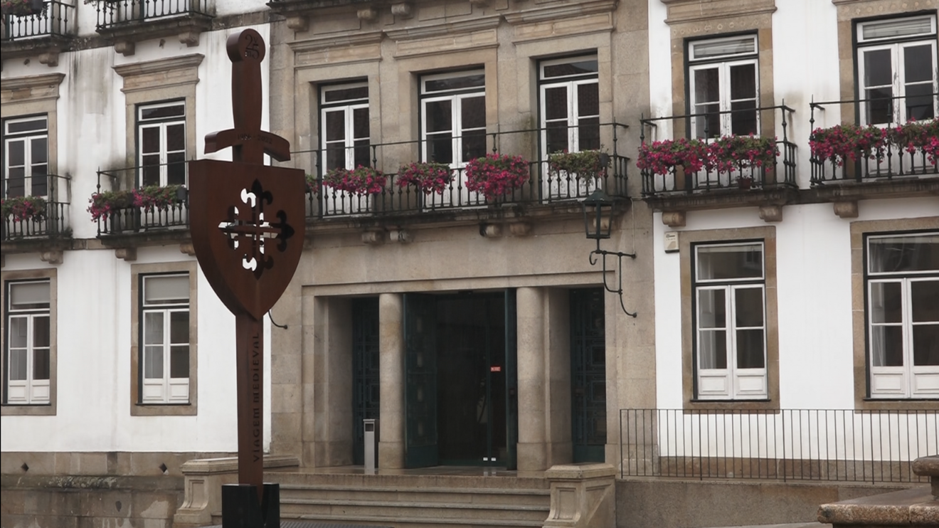 Repórter SÁBADO. Câmara de Santa Maria da Feira perdoou €500 mil a empresa que explora parquímetros