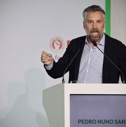 Pedro Nuno afirma ter mais respeito por Carneiro do que por taticistas que esperam para liderar PS 