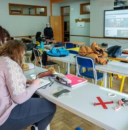 Transição de género nas escolas: há um guia para os pais que a querem travar