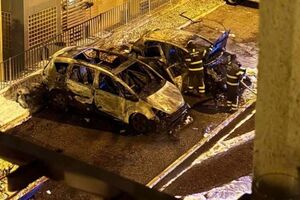 Duas viaturas incendiadas na mesma rua do triplo homicídio em Lisboa