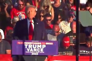 Donald Trump volta ao local onde o tentaram matar acompanhado por Elon Musk