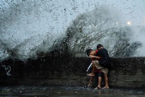 A destruição causada pelo tufão Man-yi nas Filipinas 