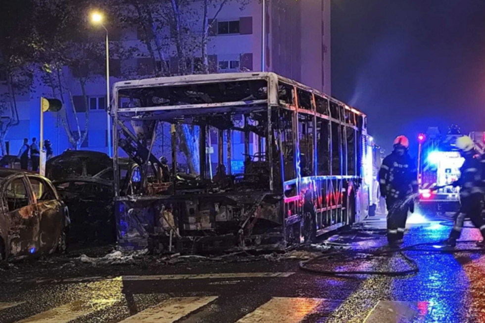 Autocarro da Carris incendiado a 24 de outubro