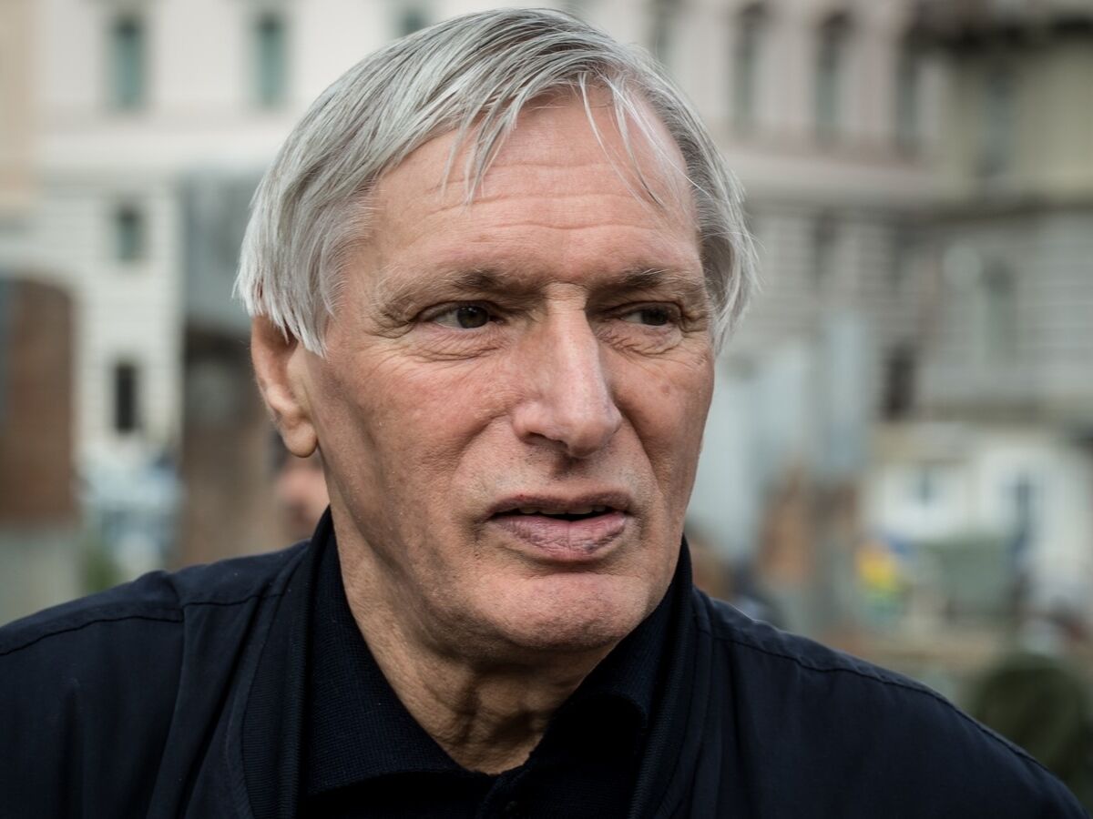 O padre que salva famílias da máfia