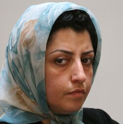 Narges Mohammadi, laureada com Nobel da Paz em 2023, volta a ser detida no Irão