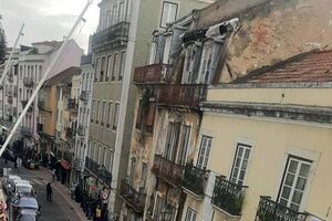 Dezenas de pessoas encostadas à parede durante operação da PSP no Martim Moniz  