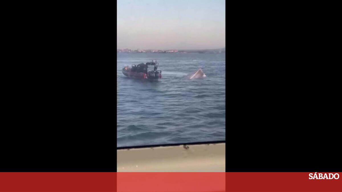 Colisão entre ferry e barco de pesca no rio Tejo deixa desaparecidos