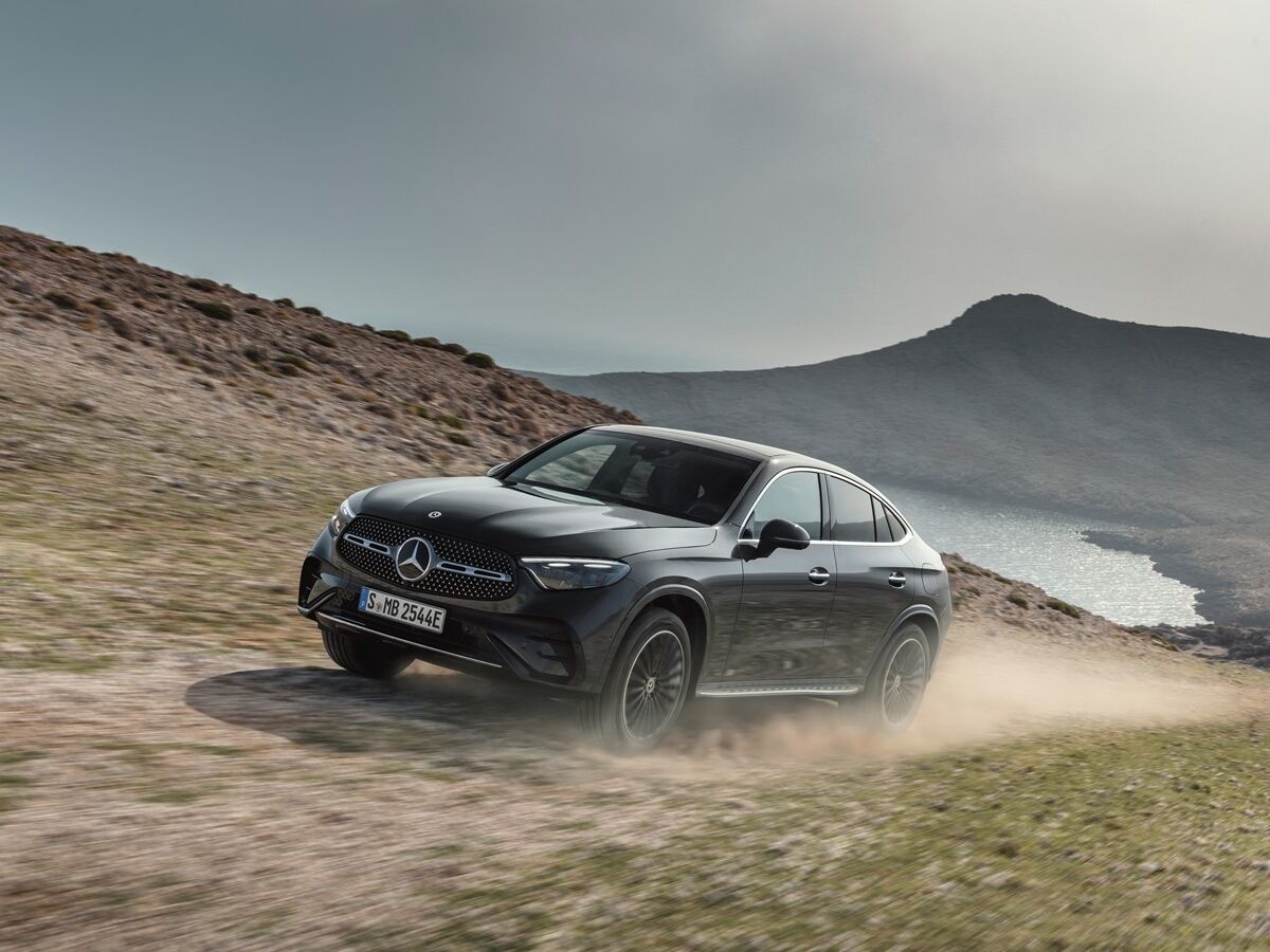 Um Mercedes que afinal são dois: testámos o GLC 300e