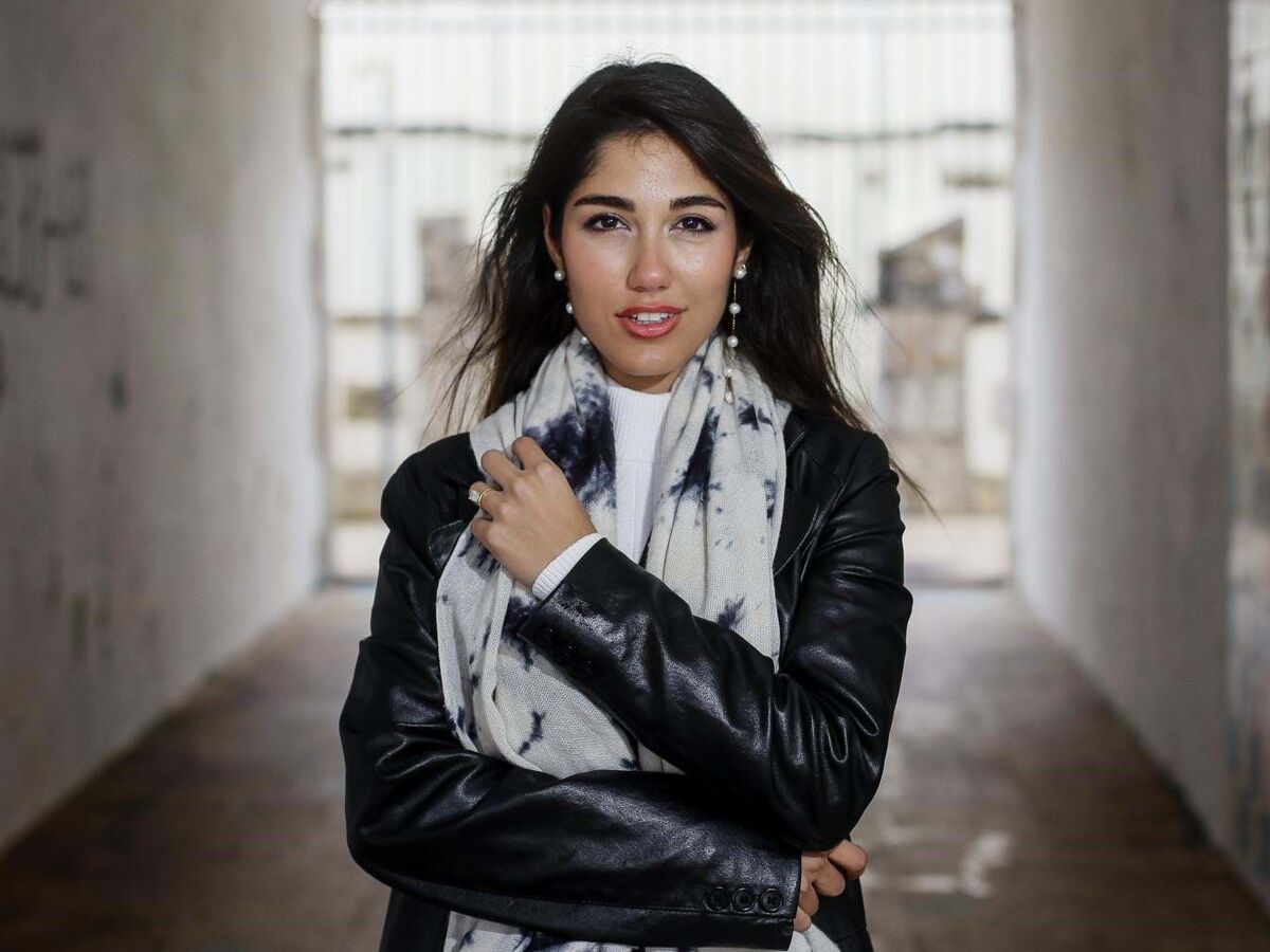 Ava é Miss Pérsia e vive no Estoril