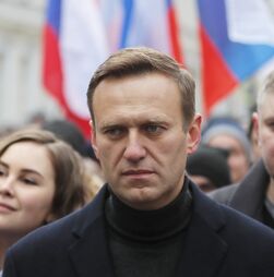 Análises independentes apontam que Alexei Navalny terá morrido por envenenamento, diz viúva